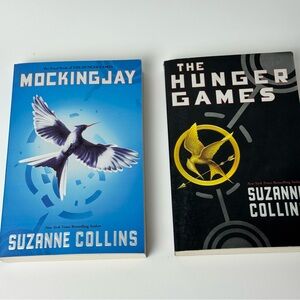 The Hunger Games Series - Mockingjay and The Hunger Games Books